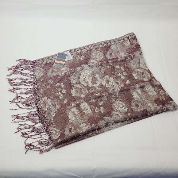 * West loop womens scarf 27"X67" burgendy gold floral pattern fringe edges new - Picture 2 of 7